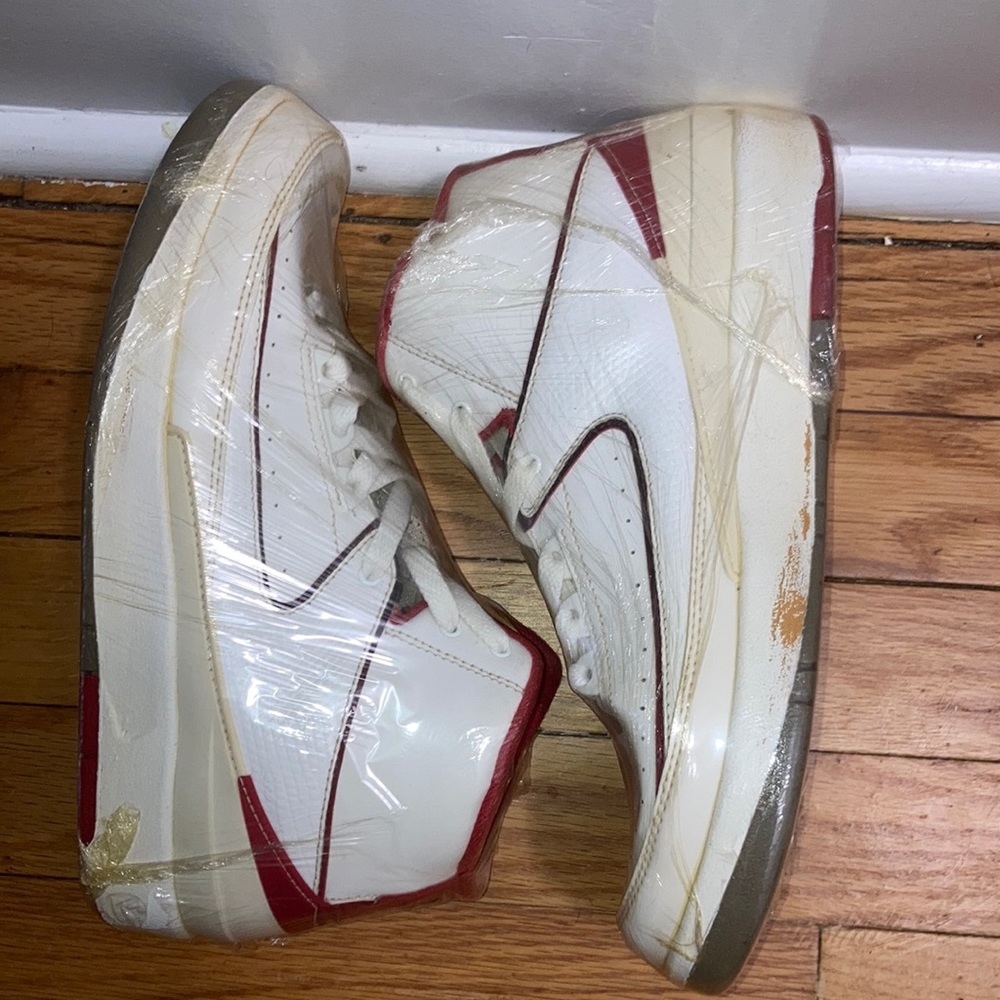 Air Jordan Retro 2